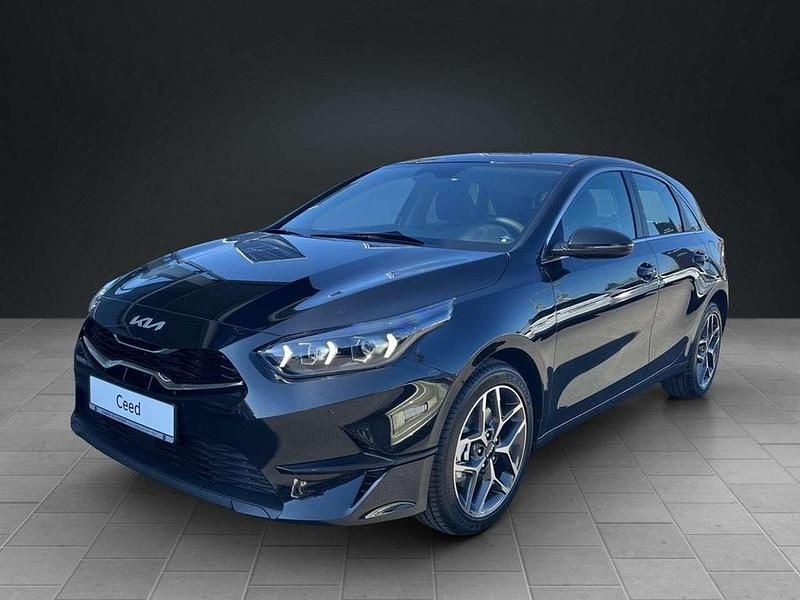 Gebraucht Kia Ceed Spirit 140 PS (102 kW) 2026 (1k) black pearl Kleinwagen