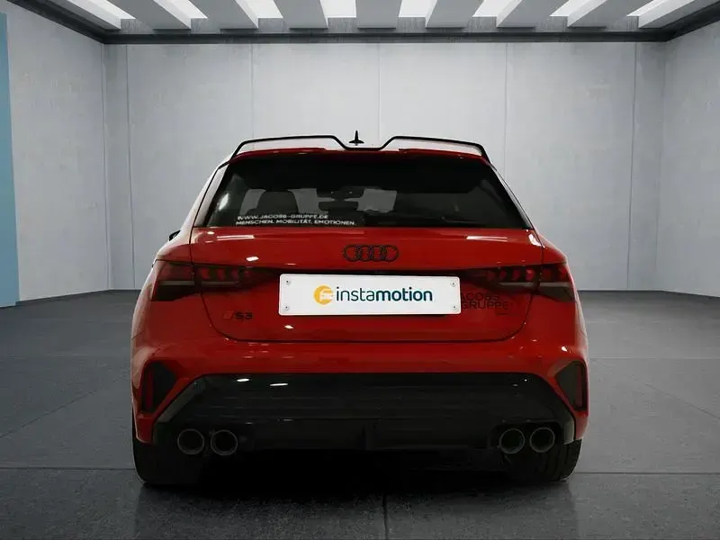 Gebraucht Audi S3 333 PS (244 kW) 2026 Rot Limousine