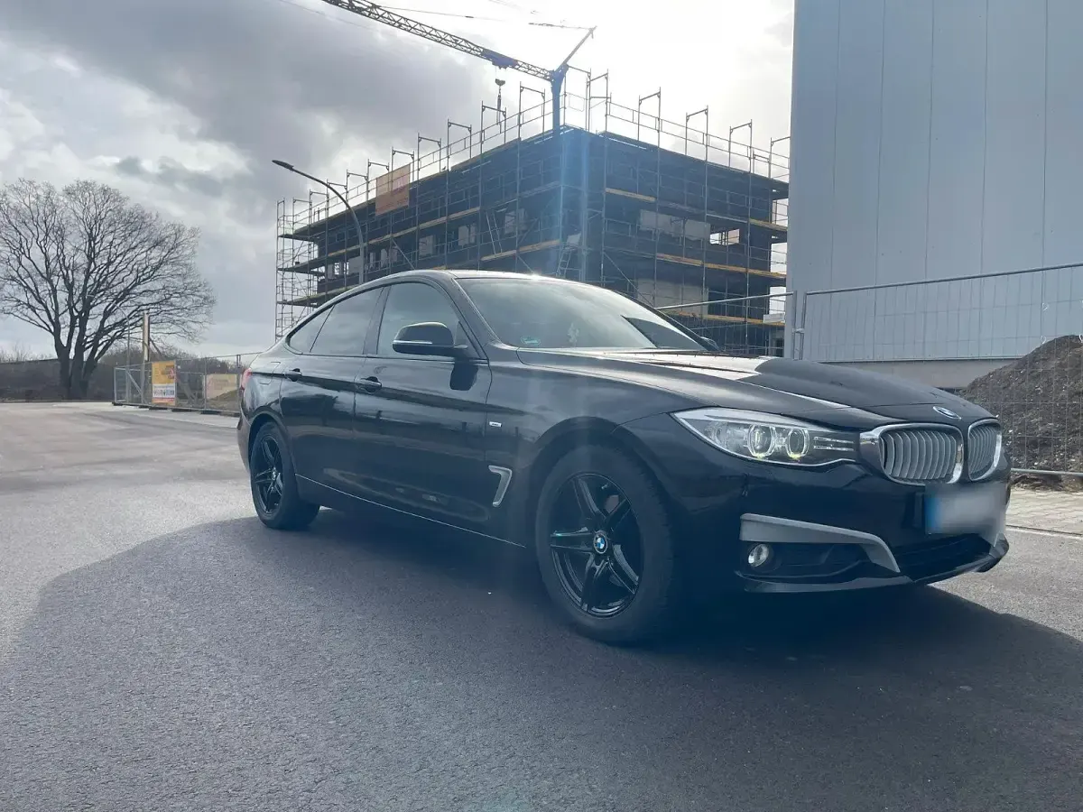 Gebraucht BMW 320 184 PS (135 kW) 2013 Schwarz Limousine