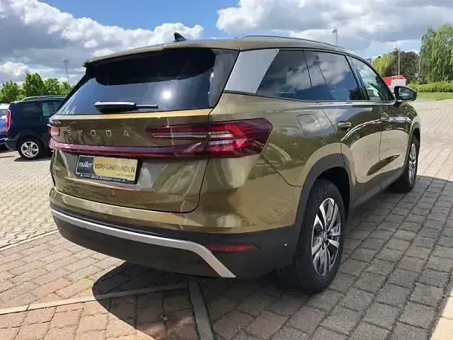 Gebraucht Skoda Kodiaq Selection 150 PS (110 kW) 2024 Gold (goldbroncemetallic) SUV