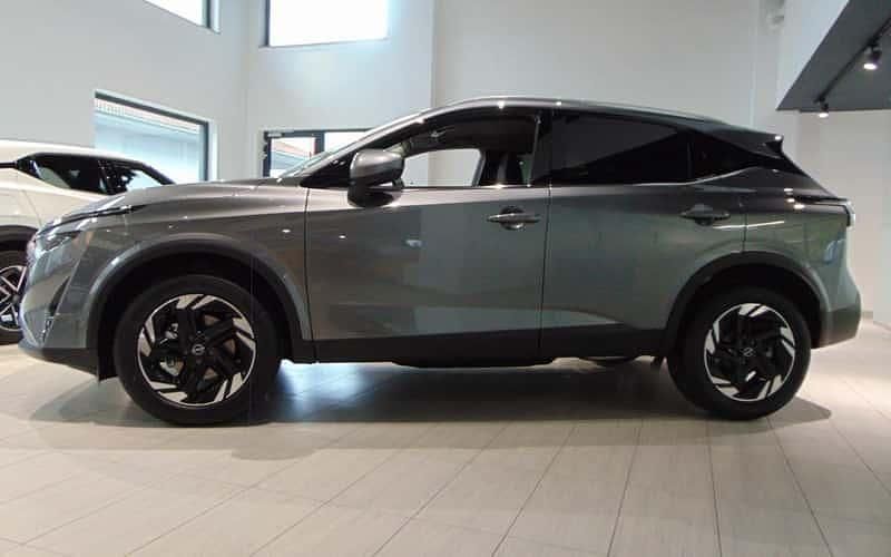 Grau Neu 2025 Nissan Qashqai N-Connecta SUV | 35.690 € (Teuer) - Bild 1/4