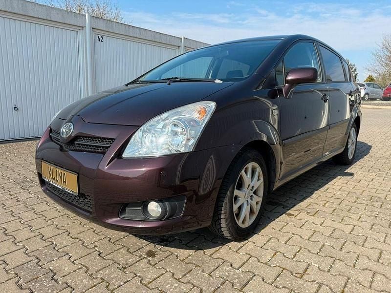 Gebraucht Toyota Corolla Verso Team 129 PS (94 kW) 2008 Rot Van / Kleinbus