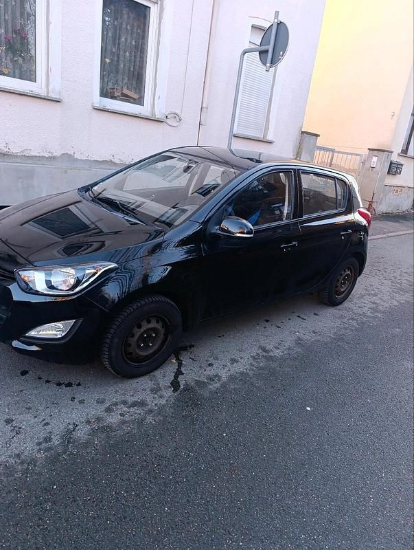 Schwarz Gebraucht 2013 Hyundai i20 Kleinwagen | 2.950 € (Guter Preis) - Bild 1/4