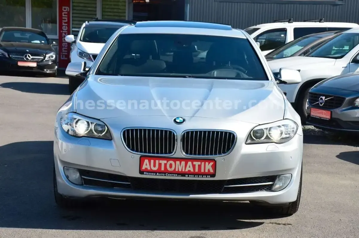 Gebraucht BMW 525 218 PS (160 kW) 2012 Silber Limousine