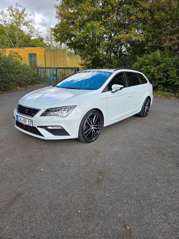Weiß Gebraucht 2019 Seat Leon ST FR Kombi | 17.500 € (Fairer Preis) - Bild 1/4