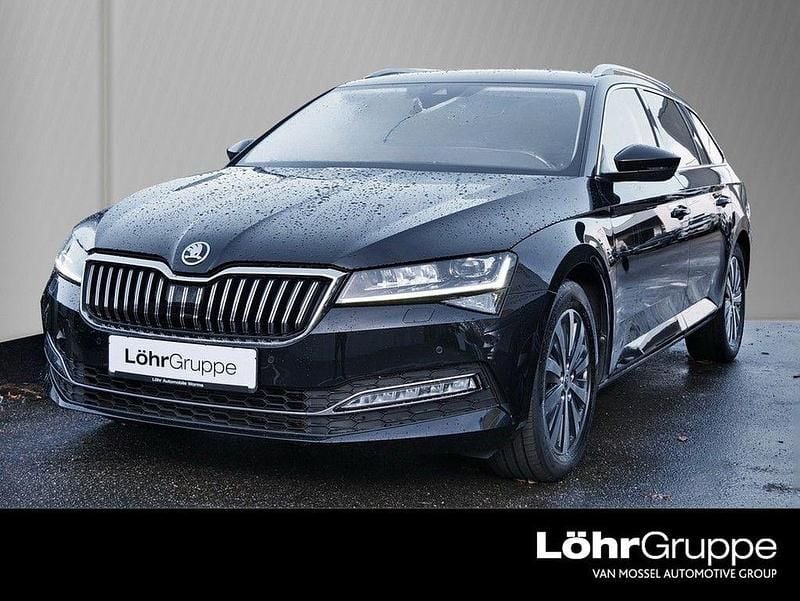 Blackmagic perleffekt Gebraucht 2022 Skoda Superb Style Kombi | 21.990 € (Guter Preis) - Bild 1/4