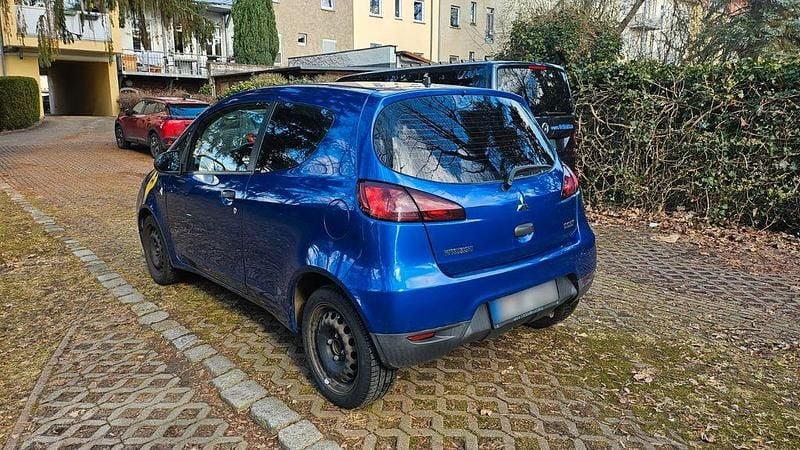 Second-hand Mitsubishi Colt 95 CP (69 kW) 2009 Albastru Hatchback