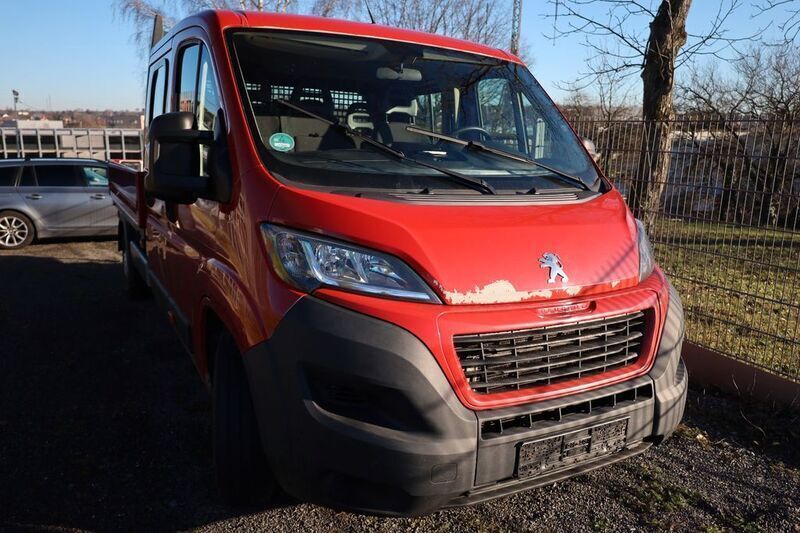 Rot Gebraucht 2019 Peugeot Boxer Van | 16.900 € (Fairer Preis) - Bild 1/4