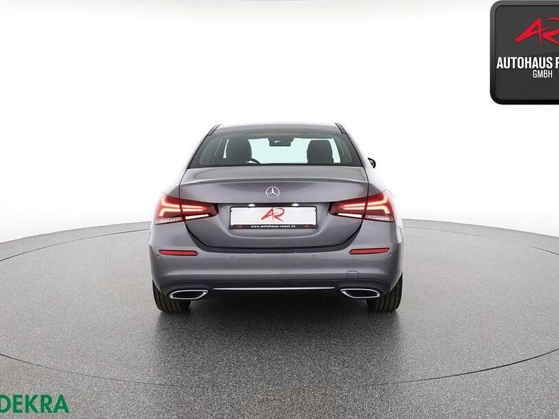 Gebraucht Mercedes A200 Progressive 150 PS (110 kW) 2021 Mountaingrau Limousine
