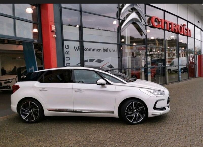 Weiß Gebraucht 2015 Citroën DS5 Sport Chic Kleinwagen | 16.900 € (Teuer) - Bild 1/4