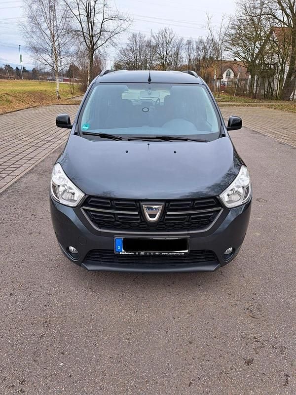 Gebraucht Dacia Lodgy Comfort 102 PS (75 kW) 2019 Blau Van / Kleinbus