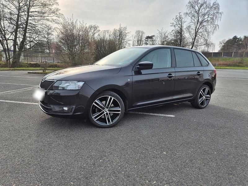 Gebraucht Skoda Rapid 105 PS (77 kW) 2014 Schwarz Kleinwagen