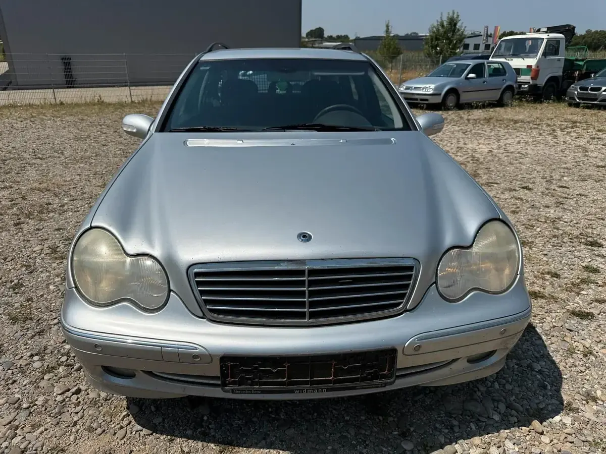Gebraucht Mercedes C220 Avantgarde 143 PS (105 kW) 2003 Silber Kombi