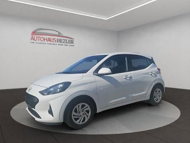 Weiß Neu 2024 Hyundai i10 Comfort Kleinwagen | 14.890 € (Guter Preis) - Bild 1/4