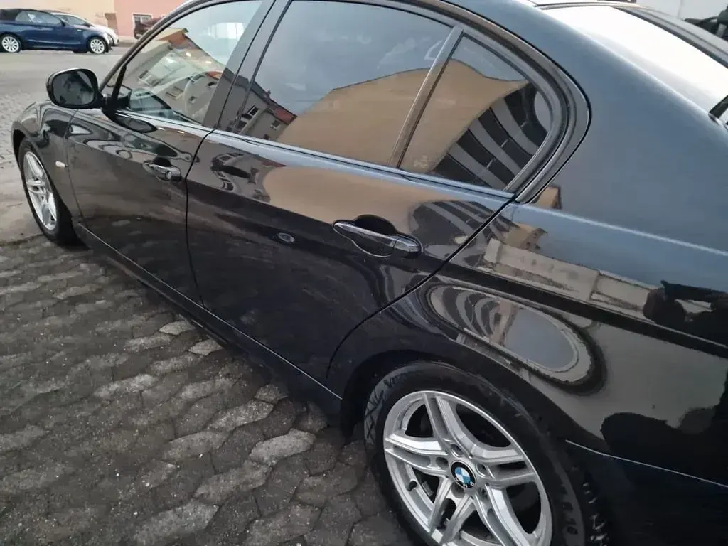 Gebraucht BMW 318 M Sport 143 PS (105 kW) 2011 Schwarz Limousine