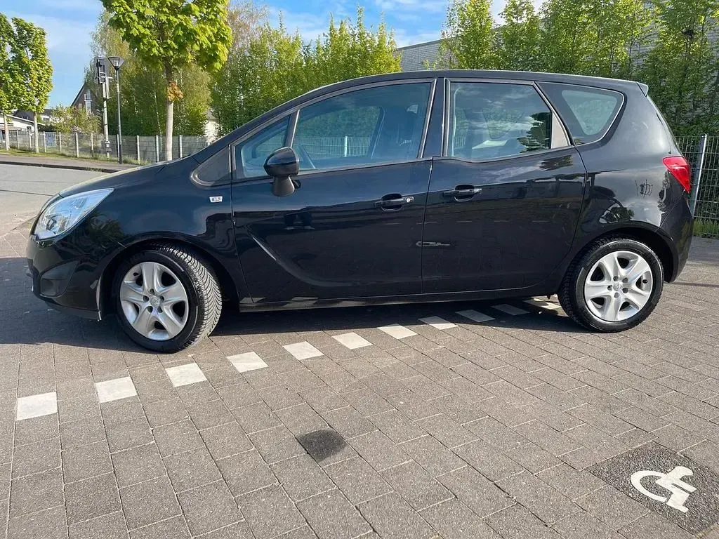Gebraucht Opel Meriva Edition 101 PS (74 kW) 2011 Schwarz Van / Kleinbus