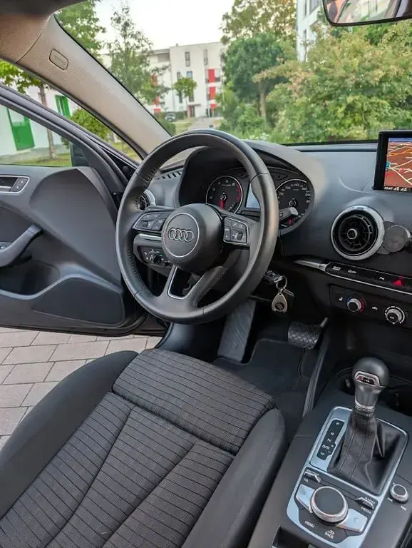 Usado Audi A3 Advanced 150 HP (110 kW) 2020 Preto Sedan