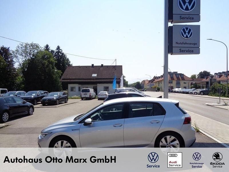 Reflexsilber Gebraucht 2020 VW Golf VIII Style Limousine | 19.900 € (Guter Preis) - Bild 1/4
