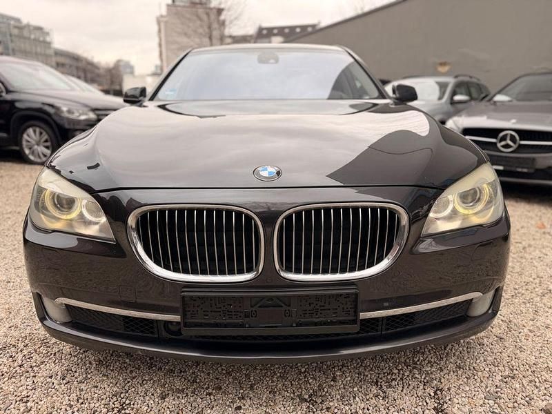 Gebraucht BMW 730 Sport Line 245 PS (180 kW) 2009 Grau Limousine