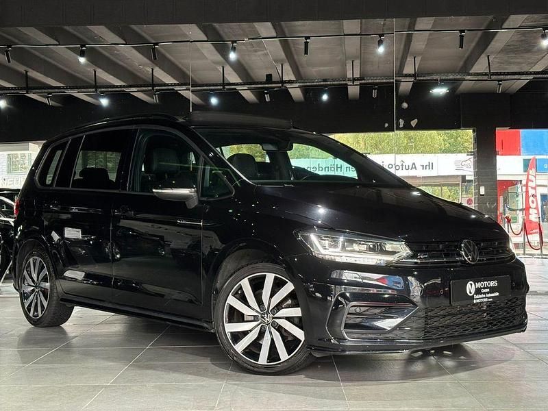 Schwarz Gebraucht 2021 VW Touran Highline Van / Kleinbus | 28.999 € (Etwas zu teuer) - Bild 1/4