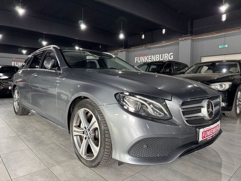 Grau Gebraucht 2017 Mercedes E350 Limousine | 19.480 € (Guter Preis) - Bild 1/4