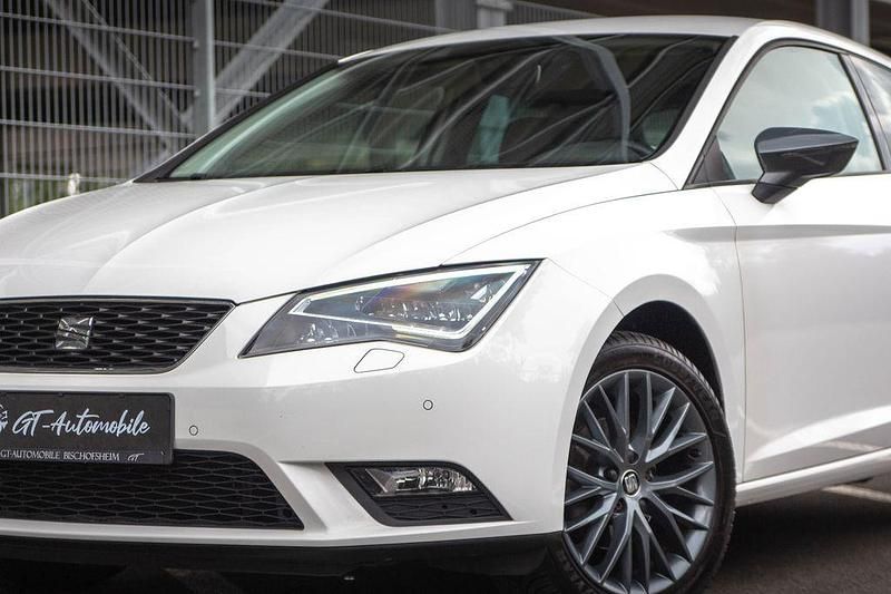 Weiß Gebraucht 2016 Seat Leon SC CONNECT Kleinwagen | 7.950 € (Fairer Preis) - Bild 1/4