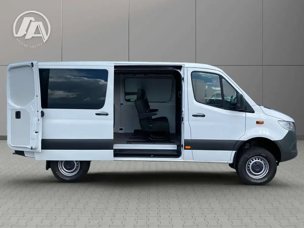 Gebraucht Mercedes Sprinter 163 PS (119 kW) 2020 Arktikweiß Van