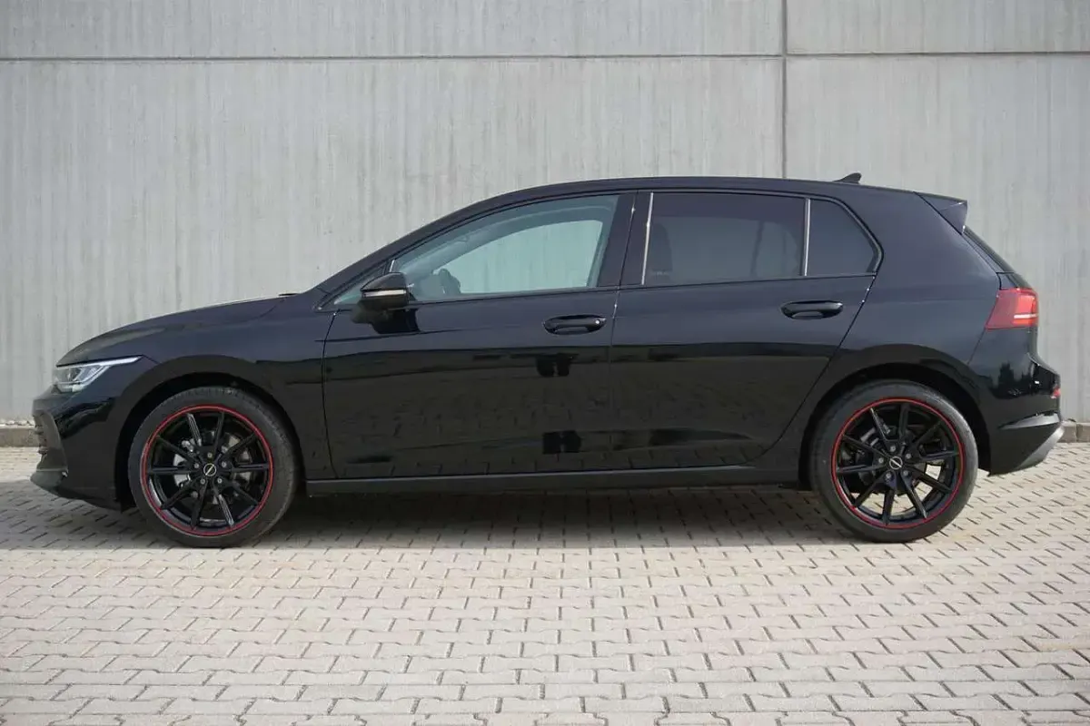 Neu VW Golf VIII 116 PS (85 kW) 2026 Schwarz Limousine
