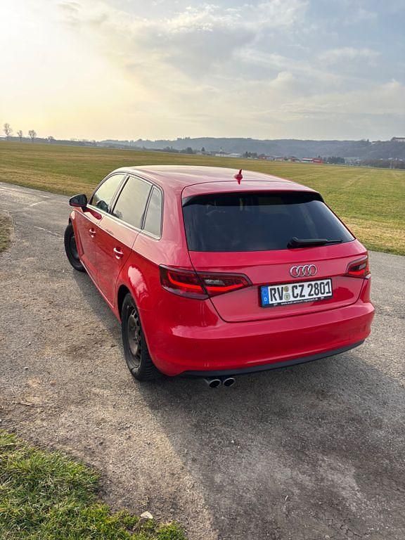 Gebraucht Audi A3 Ambition 150 PS (110 kW) 2013 Rot Limousine