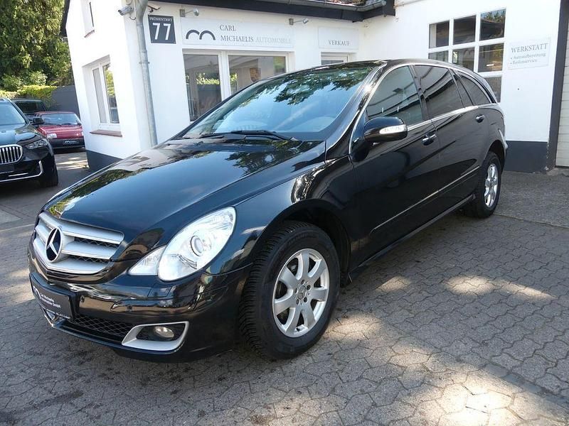 Schwarz Gebraucht 2006 Mercedes R320 Van / Kleinbus | 16.990 € - Bild 1/4