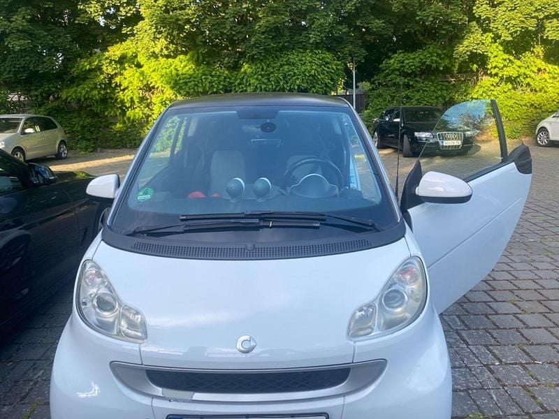 Weiß Gebraucht 2008 Smart ForTwo Coupé Pulse Coupé | 2.400 € (Guter Preis) - Bild 1/4