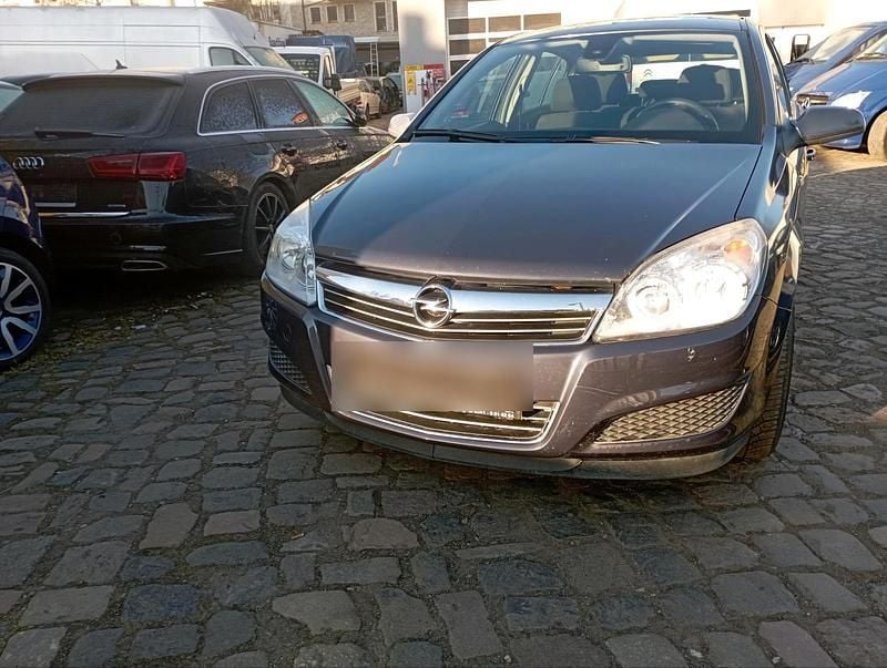 Gebraucht Opel Astra 105 PS (77 kW) 2007 Limousine