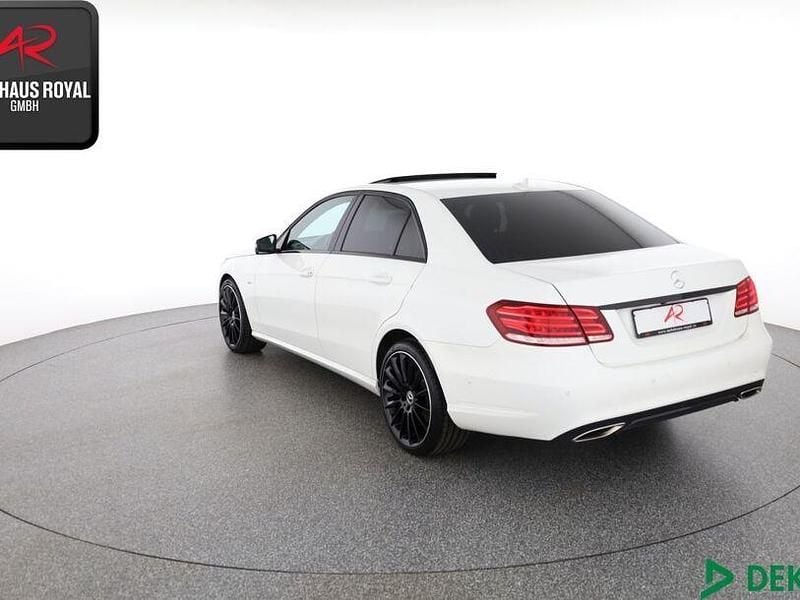 Gebraucht Mercedes E350 Avantgarde Edition 258 PS (189 kW) 2016 Polarweiss Limousine