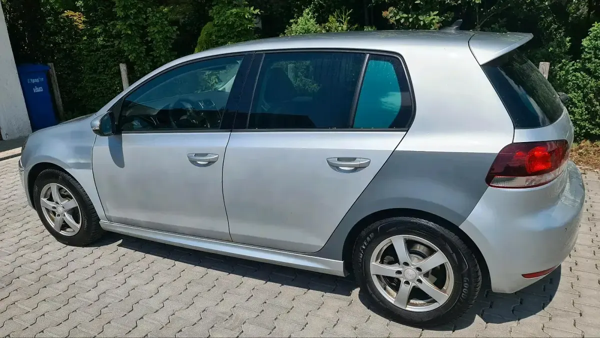 Gebraucht VW Golf VI 105 PS (77 kW) 2010 Silber Kleinwagen