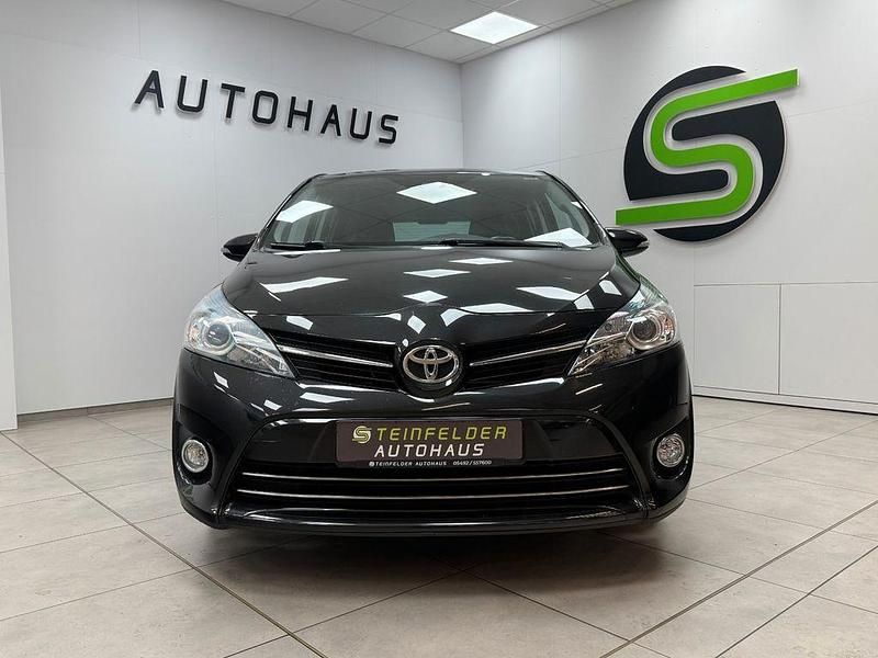 Gebraucht Toyota Verso Edition-S 111 PS (81 kW) 2017 Schwarz Van / Kleinbus