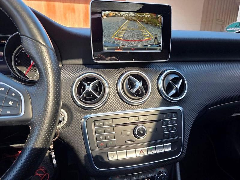 Gebraucht Mercedes A200 Urban 136 PS (100 kW) 2016 Limousine