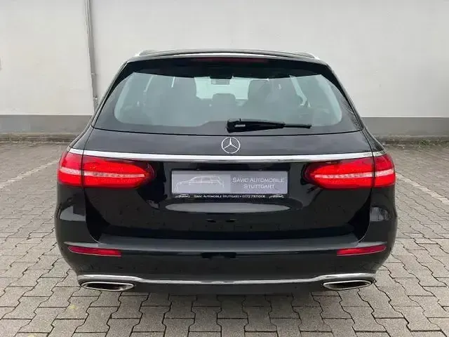 Gebraucht Mercedes E250 Exclusive 211 PS (155 kW) 2017 Schwarz Limousine