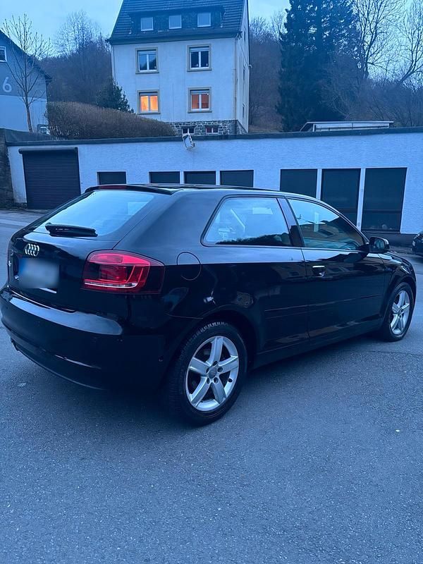Gebraucht Audi A3 102 PS (75 kW) 2010 Schwarz Kleinwagen
