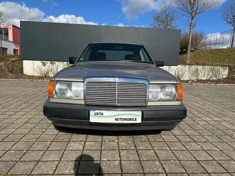 Gebraucht Mercedes E300 179 PS (131 kW) 1987 Other Limousine
