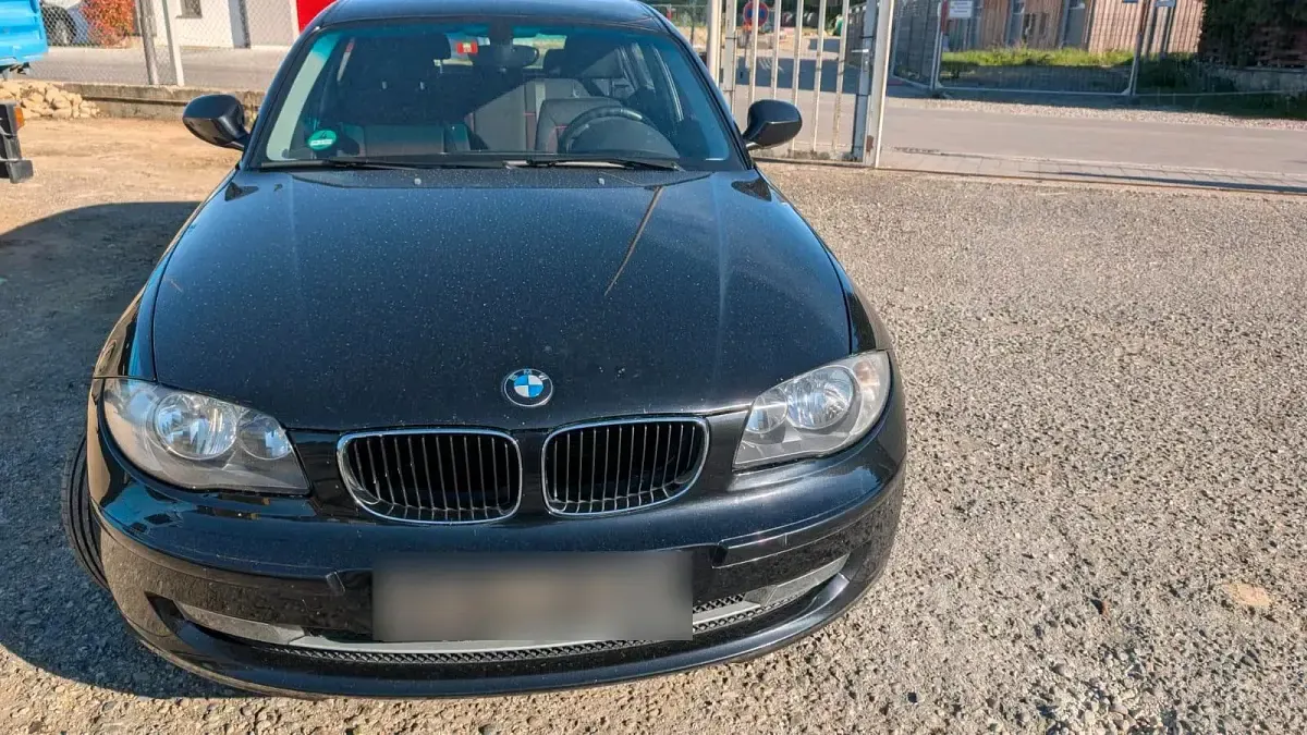 Gebraucht BMW 116 116 PS (85 kW) 2010 Schwarz Kleinwagen