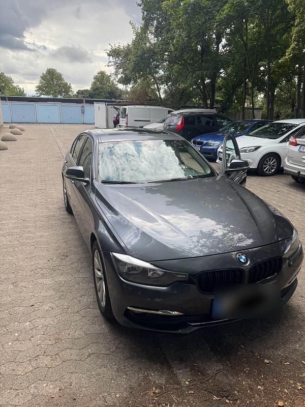 Grau Gebraucht 2012 BMW 328 Limousine | 9.950 € (Superpreis) - Bild 1/4