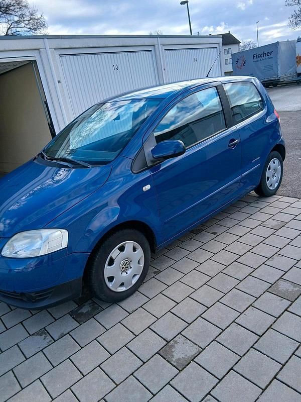 Gebraucht VW Fox 54 PS (39 kW) 2009 Blau Kleinwagen