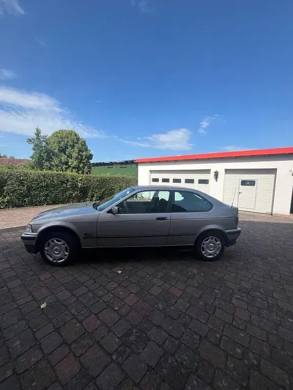 Gebraucht BMW 316 Compact 102 PS (75 kW) 1994 Silber Kleinwagen