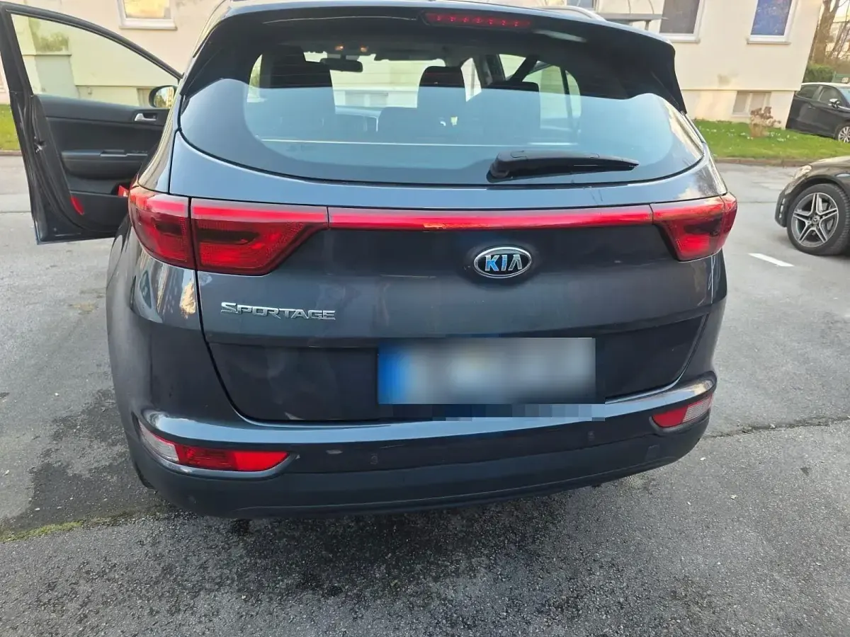 Gebraucht Kia Sportage Attract 132 PS (97 kW) 2018 Grau SUV
