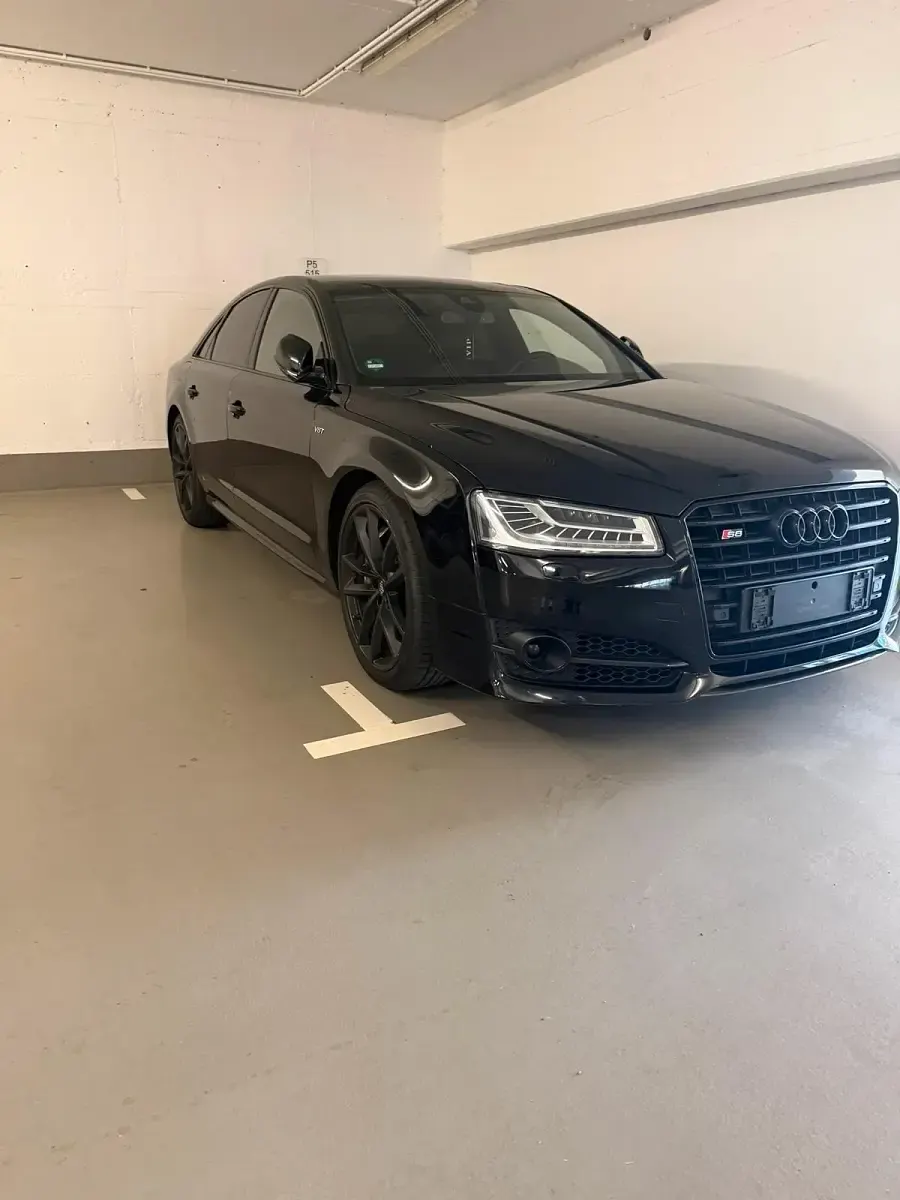 Gebraucht Audi S8 plus Comfort 605 PS (444 kW) 2017 Schwarz Limousine