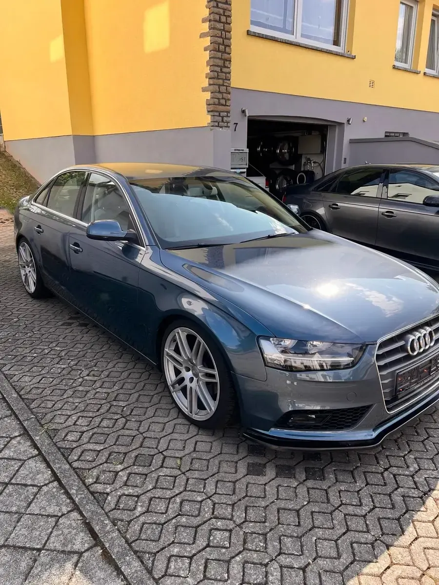 Gebraucht Audi A4 Ambiente 170 PS (125 kW) 2015 Blau Limousine