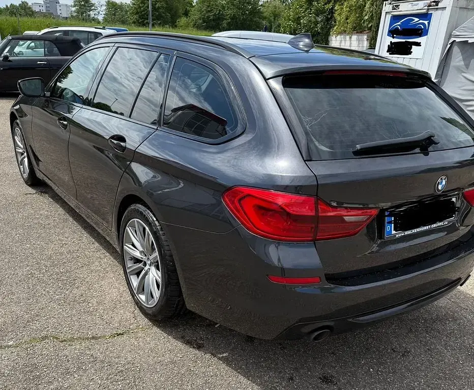 Gebraucht BMW 520 Performance 190 PS (139 kW) 2018 Grau Kombi