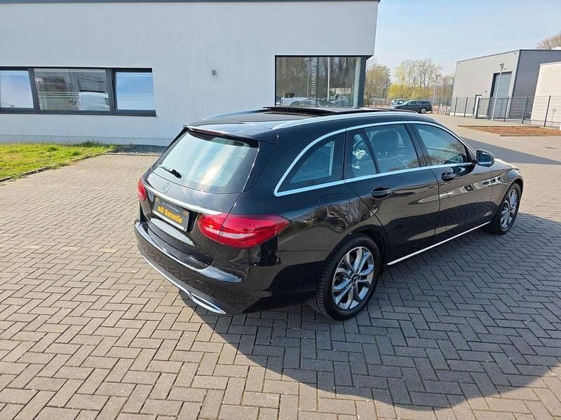 Gebraucht Mercedes C180 156 PS (114 kW) 2016 Schwarz Kombi