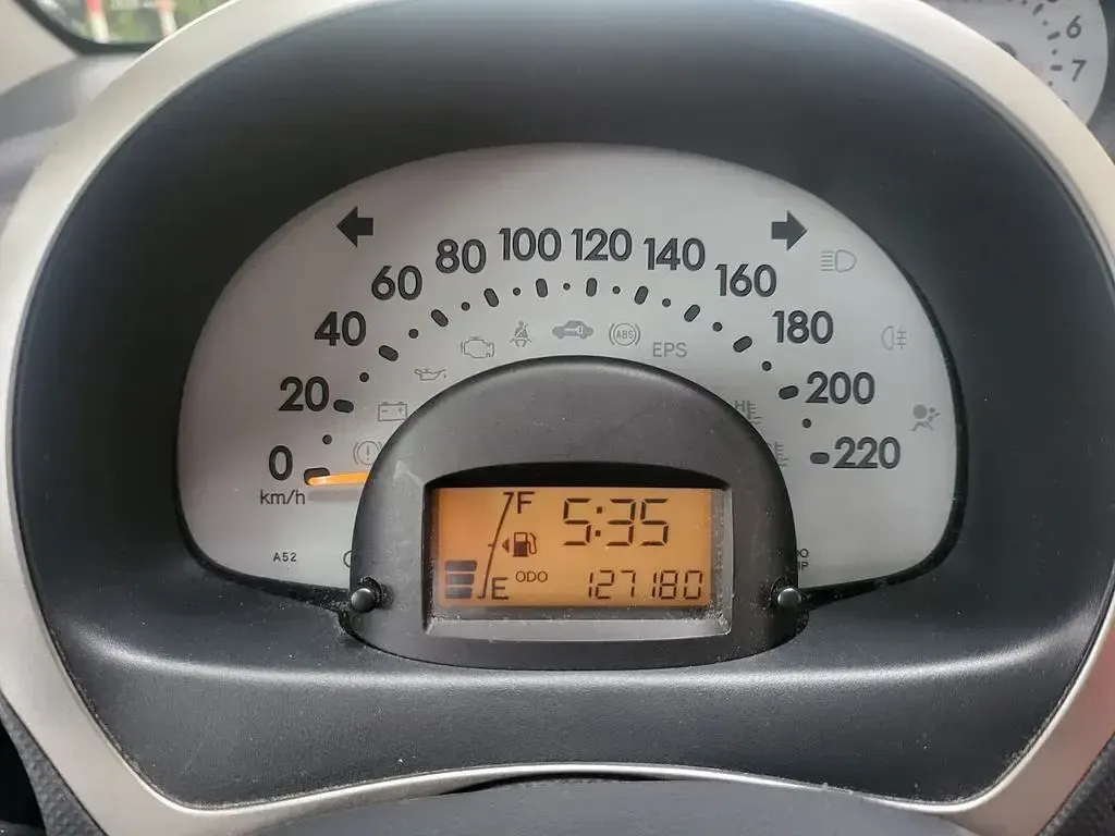Gebraucht Daihatsu Sirion 87 PS (63 kW) 2007 Silber Kleinwagen