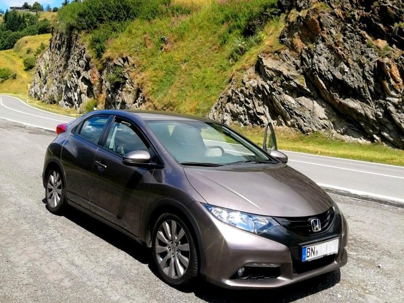 Braun Gebraucht 2012 Honda Civic Sport Limousine | 7.990 € (Fairer Preis) - Bild 1/4